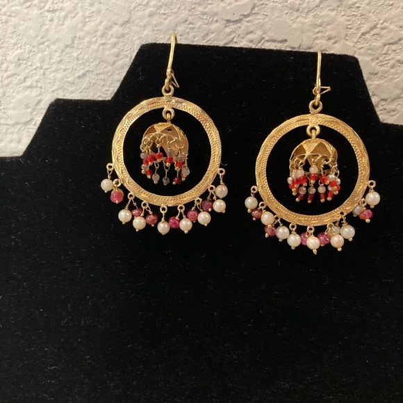 Earrings. Beautiful. Pre Owned. Gold Tone. - Picture 5 of 15